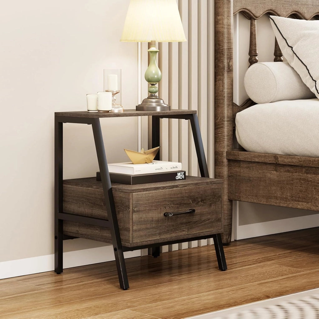 Comodino a 3 livelli con cassetto, tavolino per divano, mensola aperta, struttura in metallo resistente, comodino per soggiorno, camera da letto, ufficio, 45 x 35 x 52,5 cm, grigio