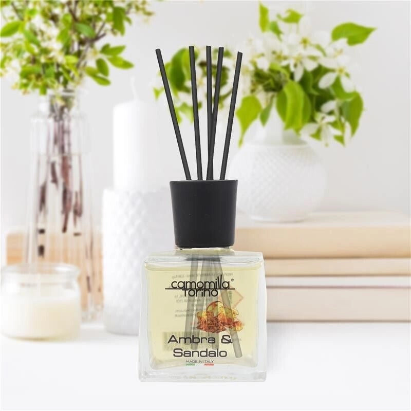 CAMOMILLA TORINO DIFFUSORE PER AMBIENTE CON BASTONCINI AMBRA E SANDALO 100 ML