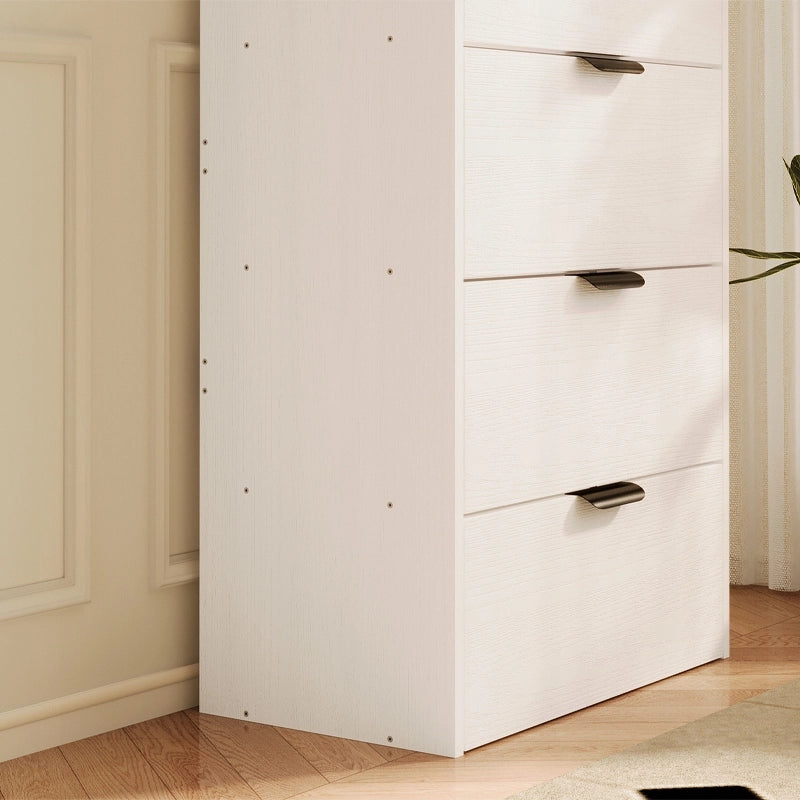 Libreria moderna, alta e chiusa, in stile loft, con 4 ripiani, ideale per il soggiorno.