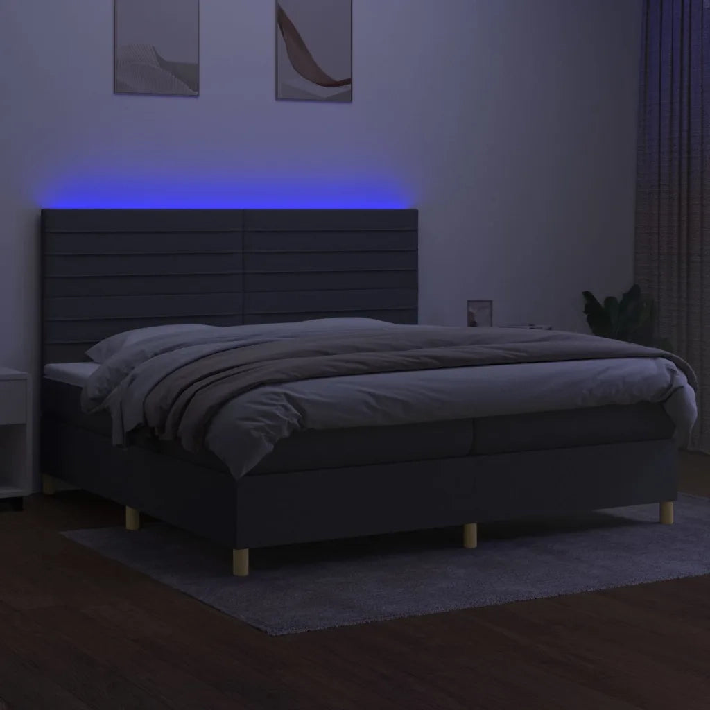 Letto a Molle Materasso e LED Grigio Scuro 200x200cm in Tessuto 3135542