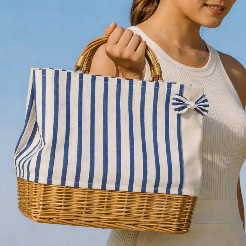 Borsa mare Spring con manico in vimini e tela blu con fiocco cm 29x13,5 x h27,5
