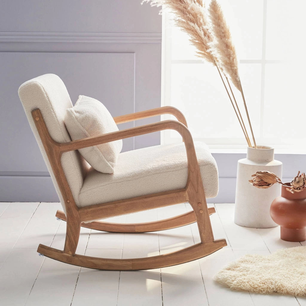 Poltrona scandinava a dondolo in legno e tessuto bouclé, crema