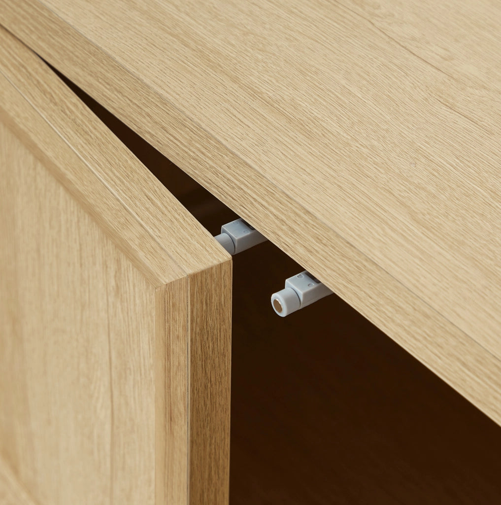 Sideboard moderno in rovere chiaro 160x40x80 cm con apertura Tip-On e cerniere soft-close