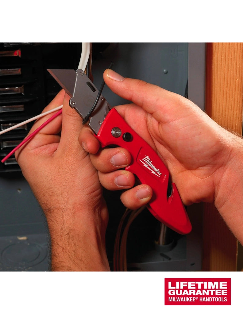 Coltellino FASTBACK™ con archiviazione a lama Milwaukee