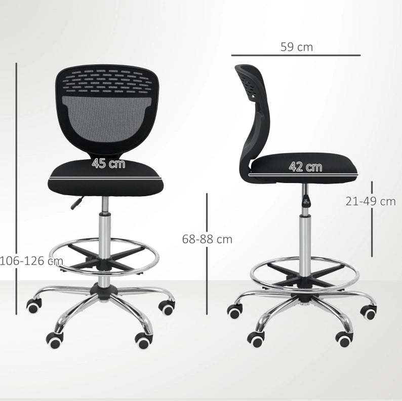 Sedia da ufficio ergonomica nera, regolabile in altezza con schienale a rete e poggiapiedi