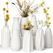 Set di 8 Piccole Vasi in Ceramica Bianchi in Stile Scandinavo Moderno