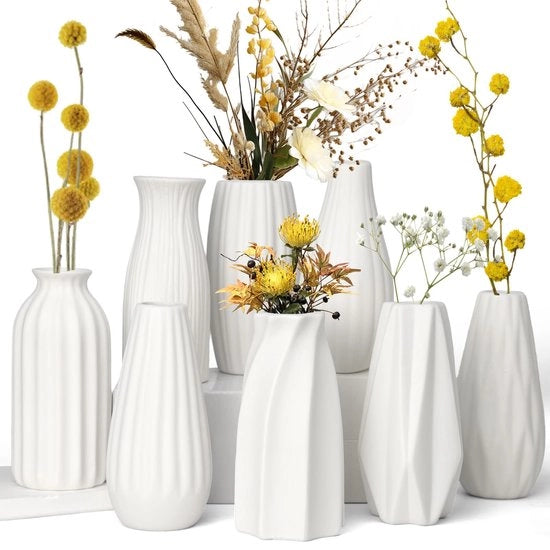 Set di 8 Piccole Vasi in Ceramica Bianchi in Stile Scandinavo Moderno