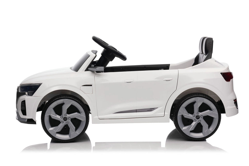 Macchina Elettrica per Bambini Licenza Ufficiale Audi SQ8 12V 4,5Ah Bianco