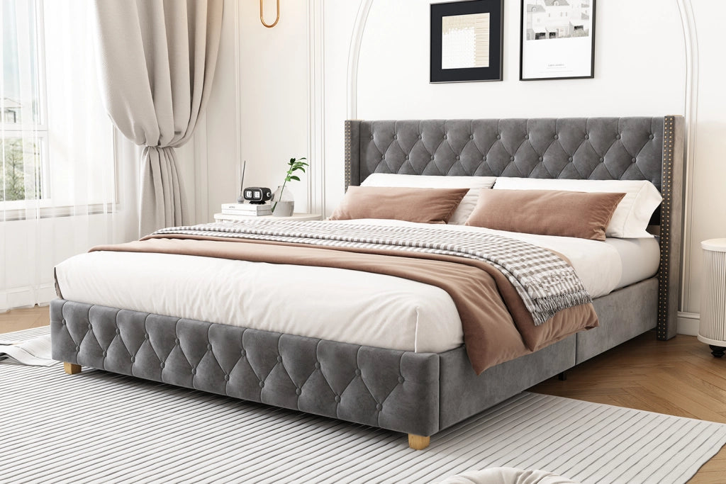 Letto imbottito 140x190 cm in velluto grigio con rete a doghe, testiera capitonné e gambe in legno