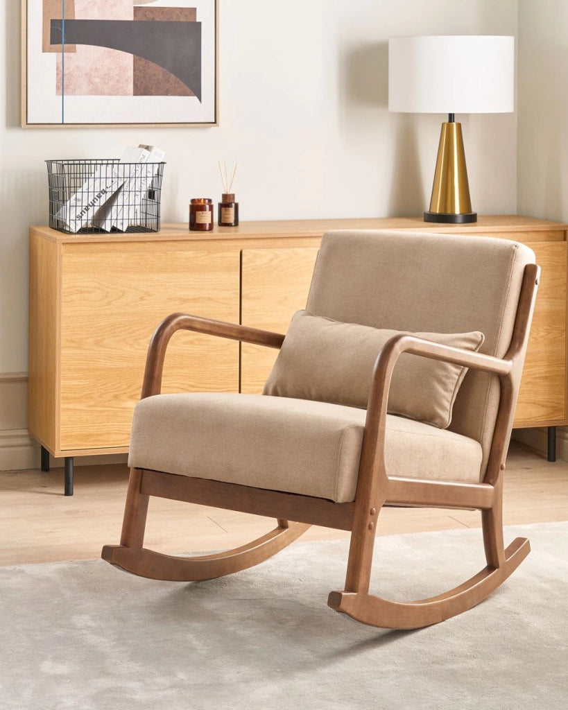 Sedia a dondolo Beige Tessuto Gambe in legno con braccioli e cuscino Soggiorno classico tradizionale