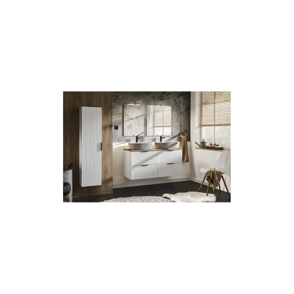 Set da bagno NOXERA 120 cm – Bianco alpino e quercia wotan – Doppio lavabo effetto marmo, colonna e specchio con lampada