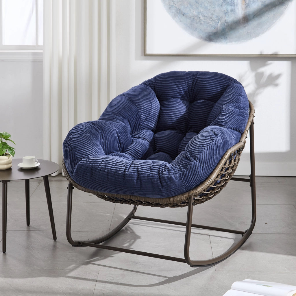 Sedia a dondolo in rattan sintetico con struttura in acciaio e cuscino, blu navy 78 × 106 × 90 cm