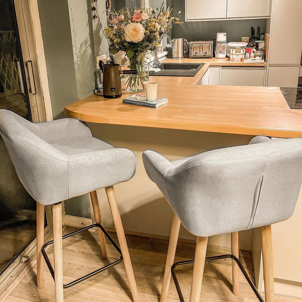 Set di 2 sgabelli da bar con schienale e braccioli in metallo beige per cucina e bancone 100 × 55 × 48 cm