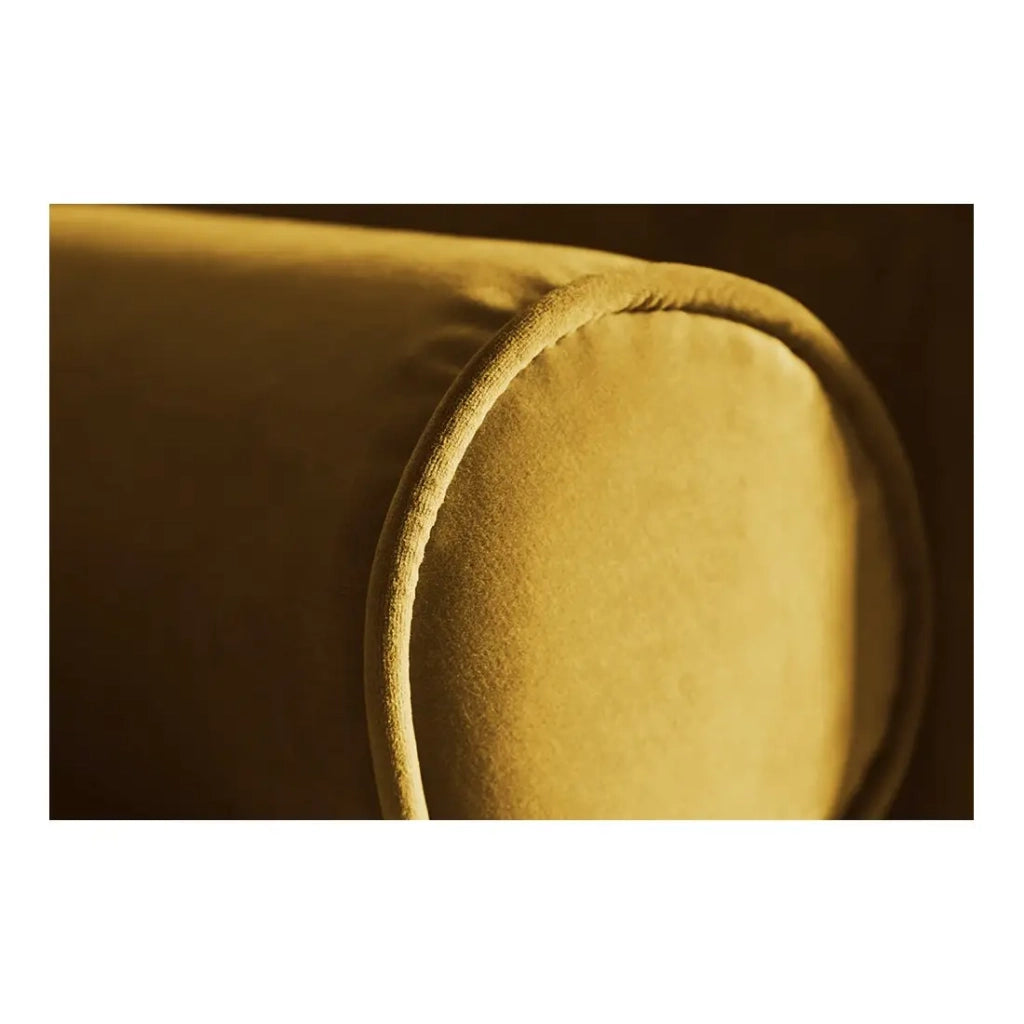 Divano ad angolo reversibile KOLIRI giallo – Divano design in velluto con pouf abbinato