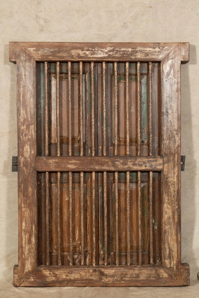 Biscottini Finestra finestrina grata porta in legno massello e in ferro antica e vecchia con telaio da interno o da esterno