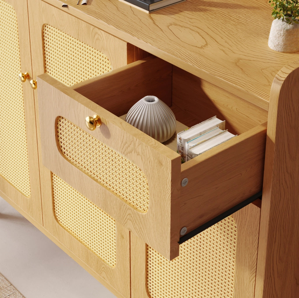 Credenza con fronti effetto rattan 120x40x91 cm in MDF colore rovere; con 3 ante e 1 cassetto