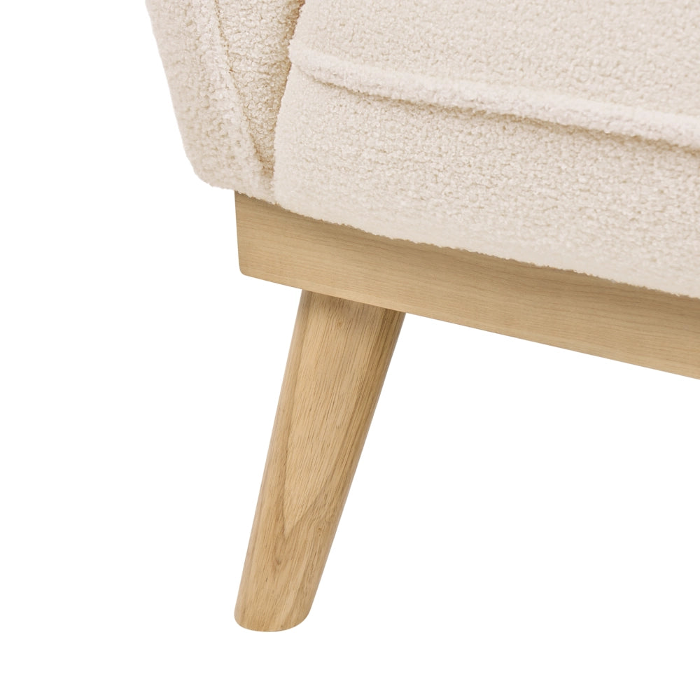 Divano a 3 posti in bouclè beige chiaro con gambe affusolate in legno, divanetto per tre persone