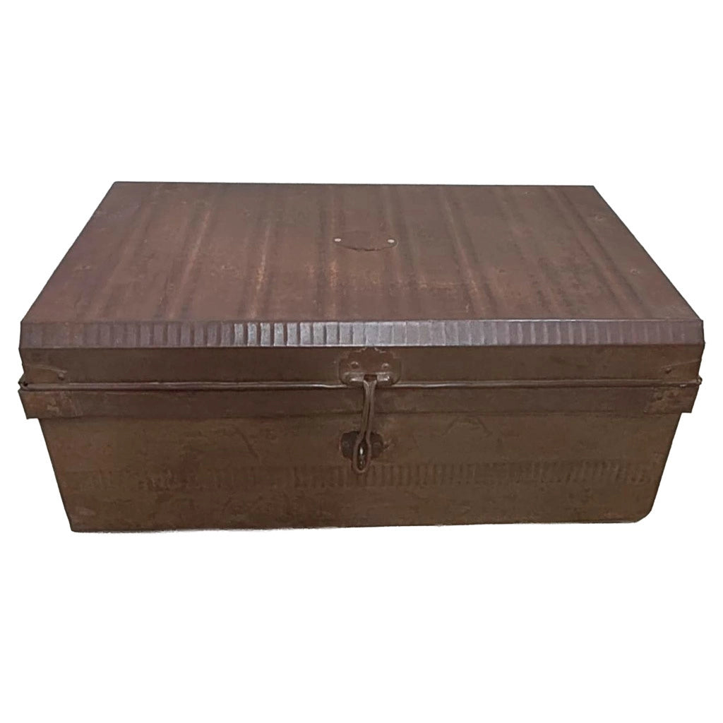 Valigia artigianale in metallo, 67x37x25h cm