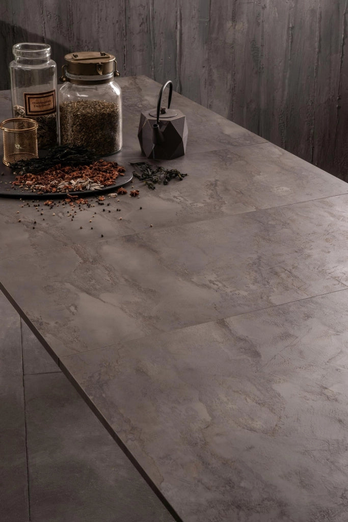 Tavolo allungabile cemento grigio- metallo nero 90 cm x 156- 316 cm H. 76 cm