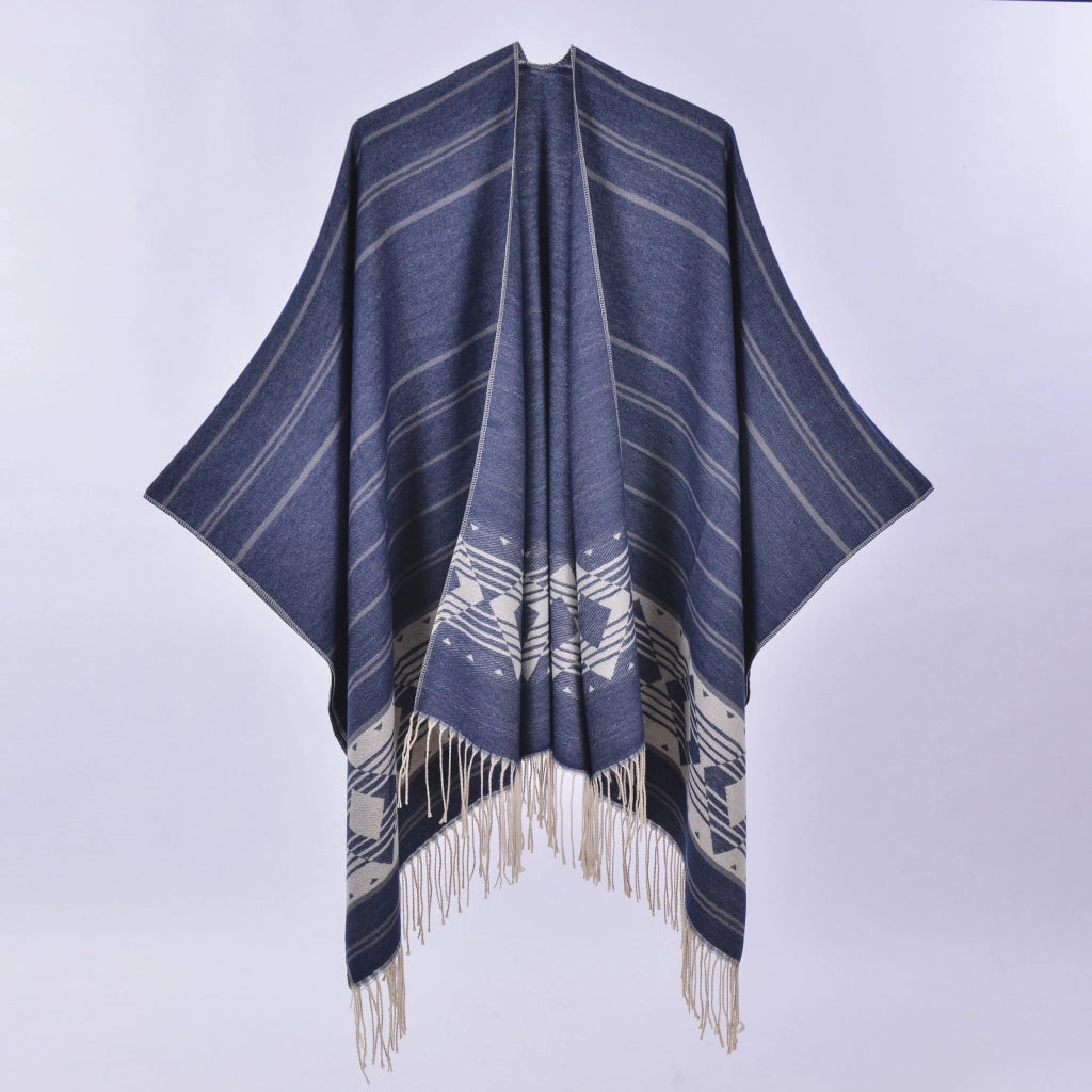 Nuovo modello di mantella/scialle in cashmere con spacchi, semplice e alla moda.