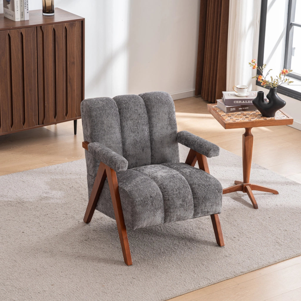Poltrona in bouclé con struttura in legno massello di quercia, stile moderno, gialla