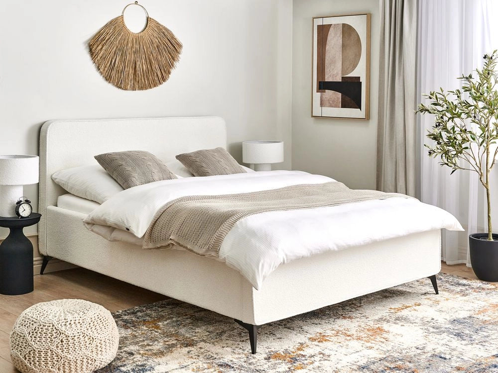Letto matrimoniale imbottito in bouclé bianco sporco gambe in metallo nero 160x200 cm testiera stile classico minimalista
