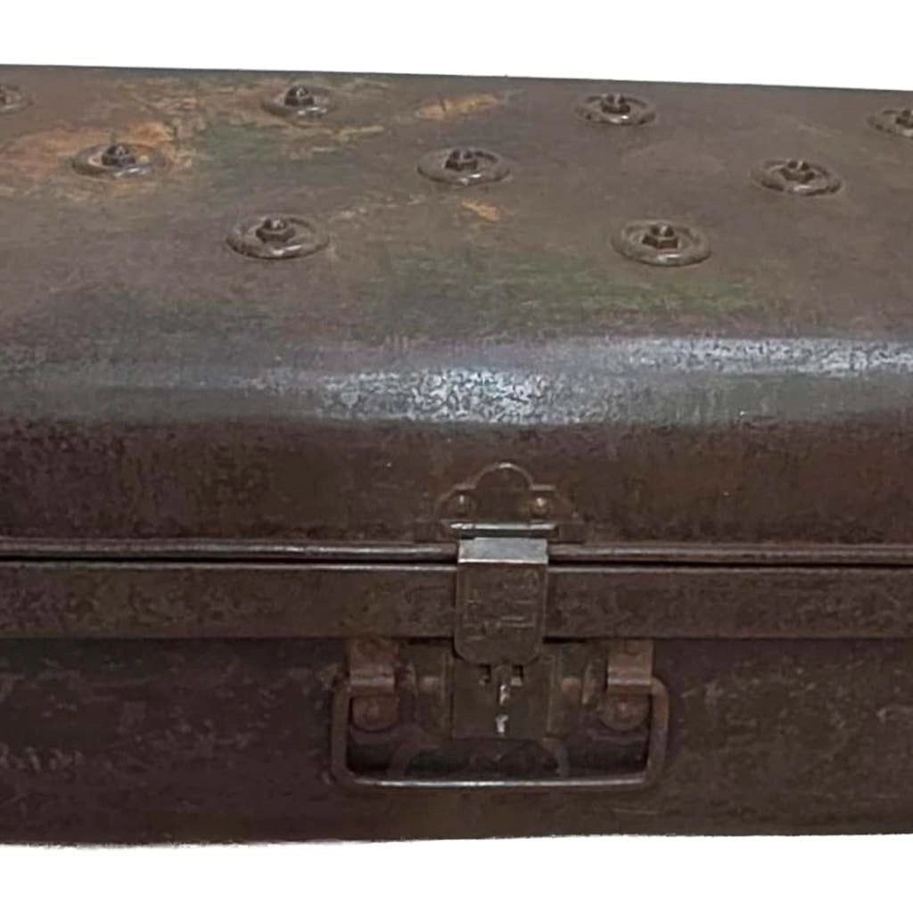 Valigia artigianale in metallo, 67x37x25h cm