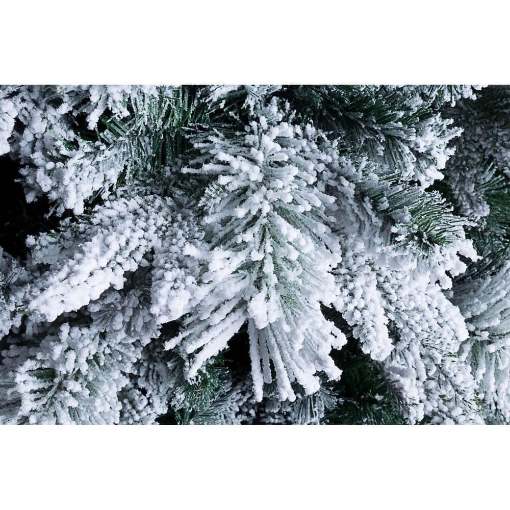 Albero di Natale Slim Dresda Innevato Altezza 240cm con 1196 Rami