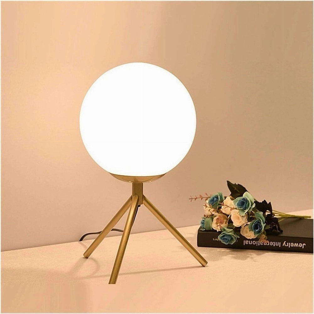 Trade Shop - Lampada Da Tavolo Minimalista Bronzo Treppiedi Con Sfera Lume Abat Jour G9 D35 -