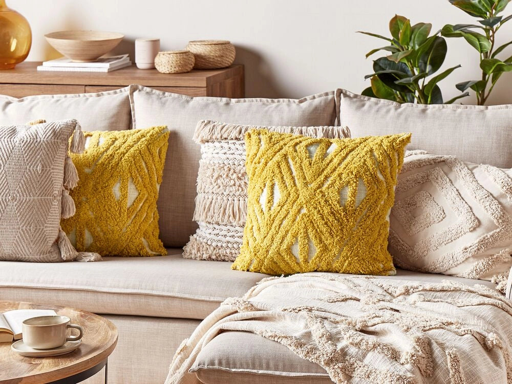 Set di 2 cuscini decorativi cotone fiammato giallo 45 x 45 cm motivo geometrico trapuntato ricamato sfoderabile con imbottitura boho style