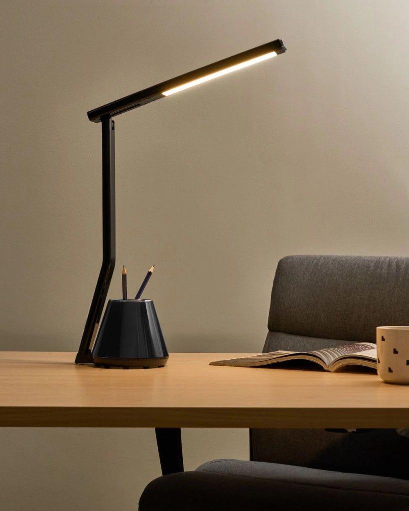Lampada da scrivania moderna a LED Lampada da computer per ufficio domestico con portapenne 3 modalità CCT Dimmer Materiale sintetico Paralume regolabile Nero