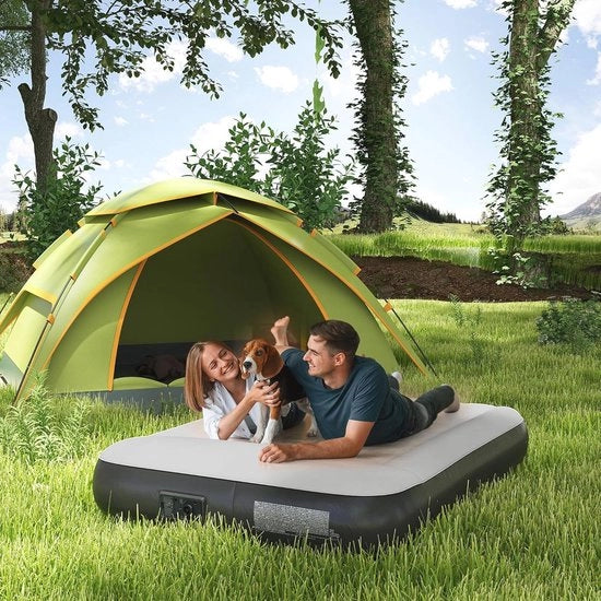 Matassa Inflabile per 2 Persone con Pompatura Elettrica - Comoda e Compatta per Campeggio

Specifiche tecniche: 
Modello: ABC123
Capacità: 2 persone
Dimensioni: 160x80x15 cm
Peso: 2,5 kg
Materiali: Poliuretano espanso