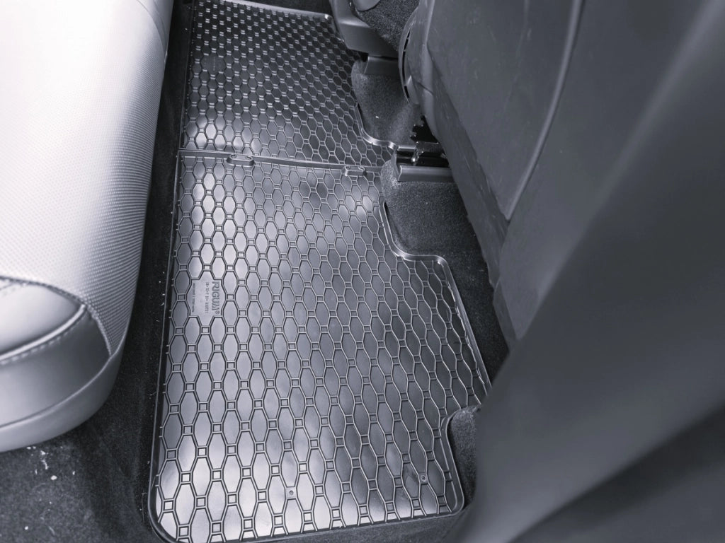 RIGUM906332 TESLA New Model Y dal 2025-  Tappeti in Gomma Auto