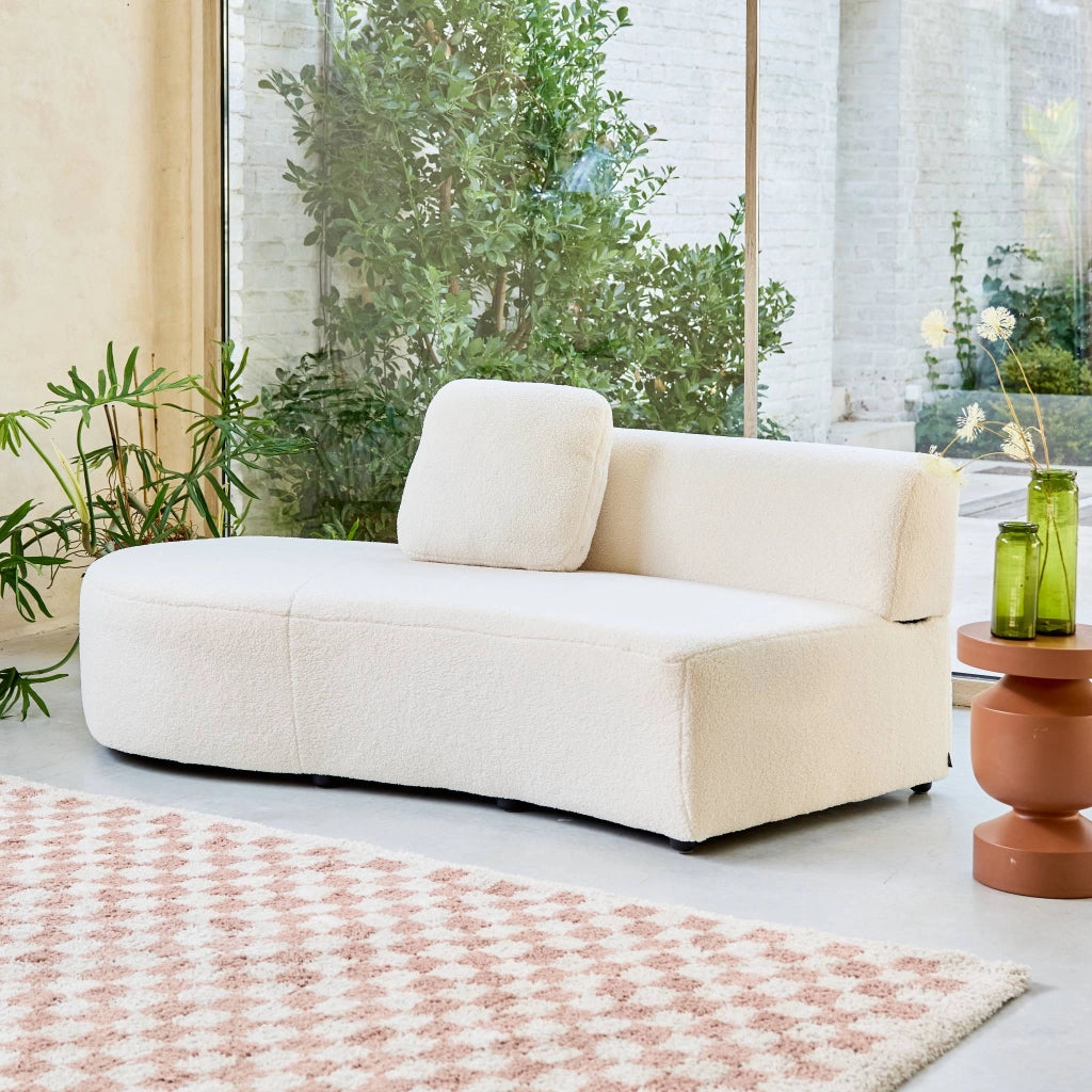 Divano organico a forma di virgola in bouclé, 2–3 posti, crema