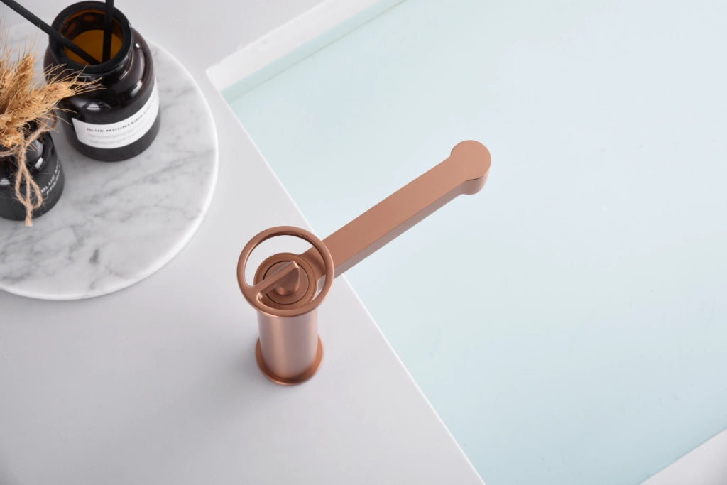 IMEX Miscelatore monocomando per lavabo in ottone con finitura oro rosa spazzolato cartuccia ceramica Ø26 mm TOP set 2 flessibili 3-8 inclusi altezza 184 mm canna 135 mm – Modello BDC033-1ORC