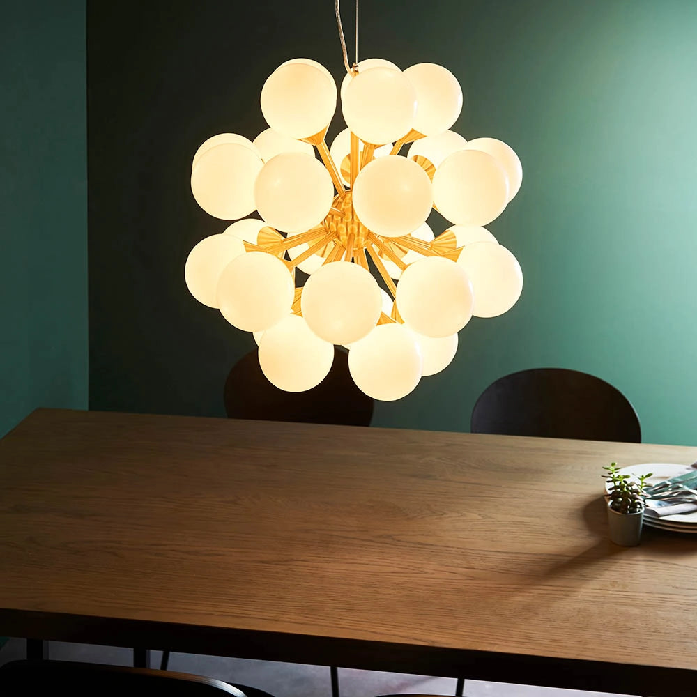 Lampadario OSCAR Endon ottone spazzolato sfere opali 28xG9