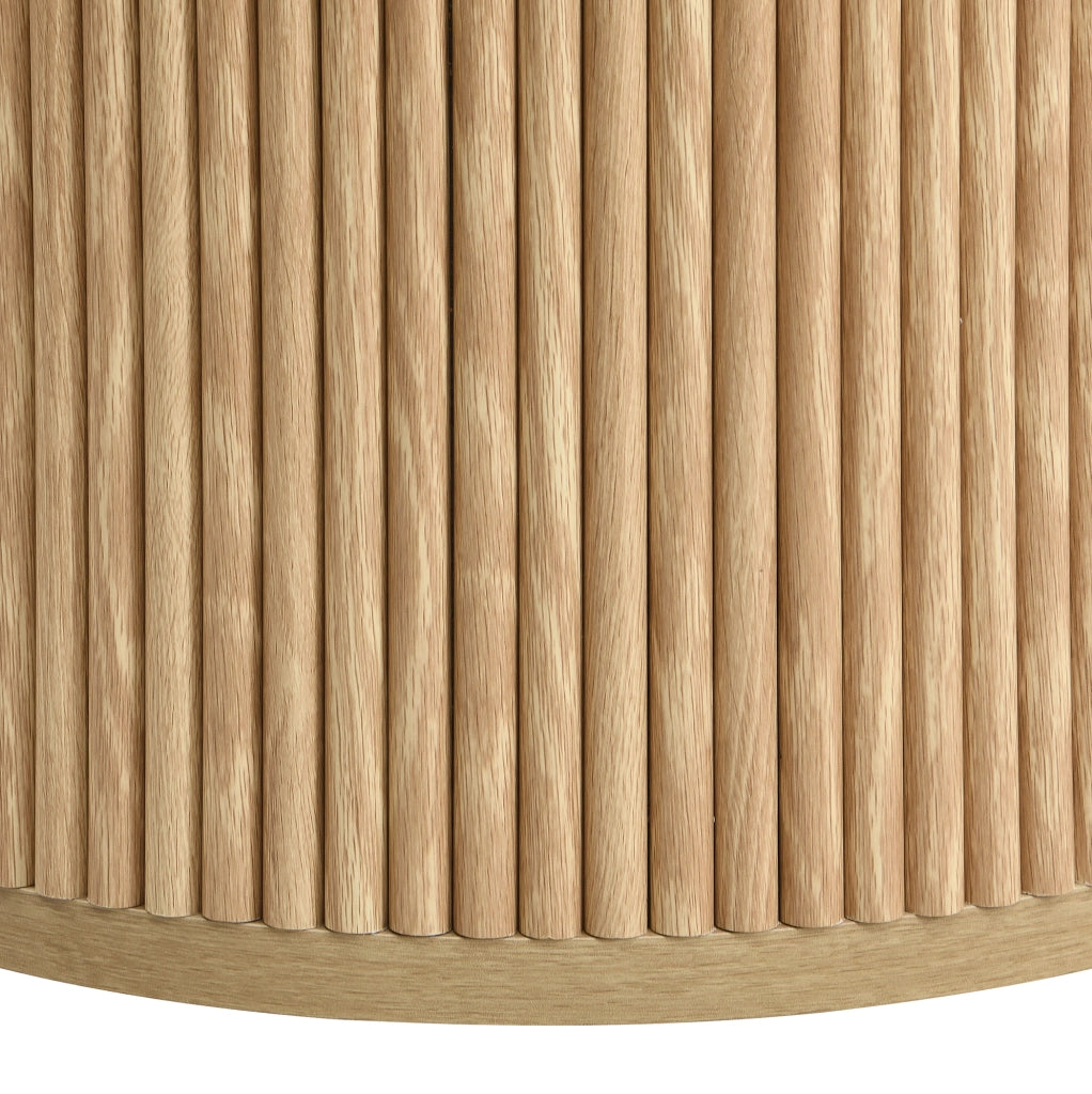 Set di 2 tavolini da caffè rotondi con motivo a strisce verticali; 60x60x38;5 cm e 30x30x56 cm; MDF naturale