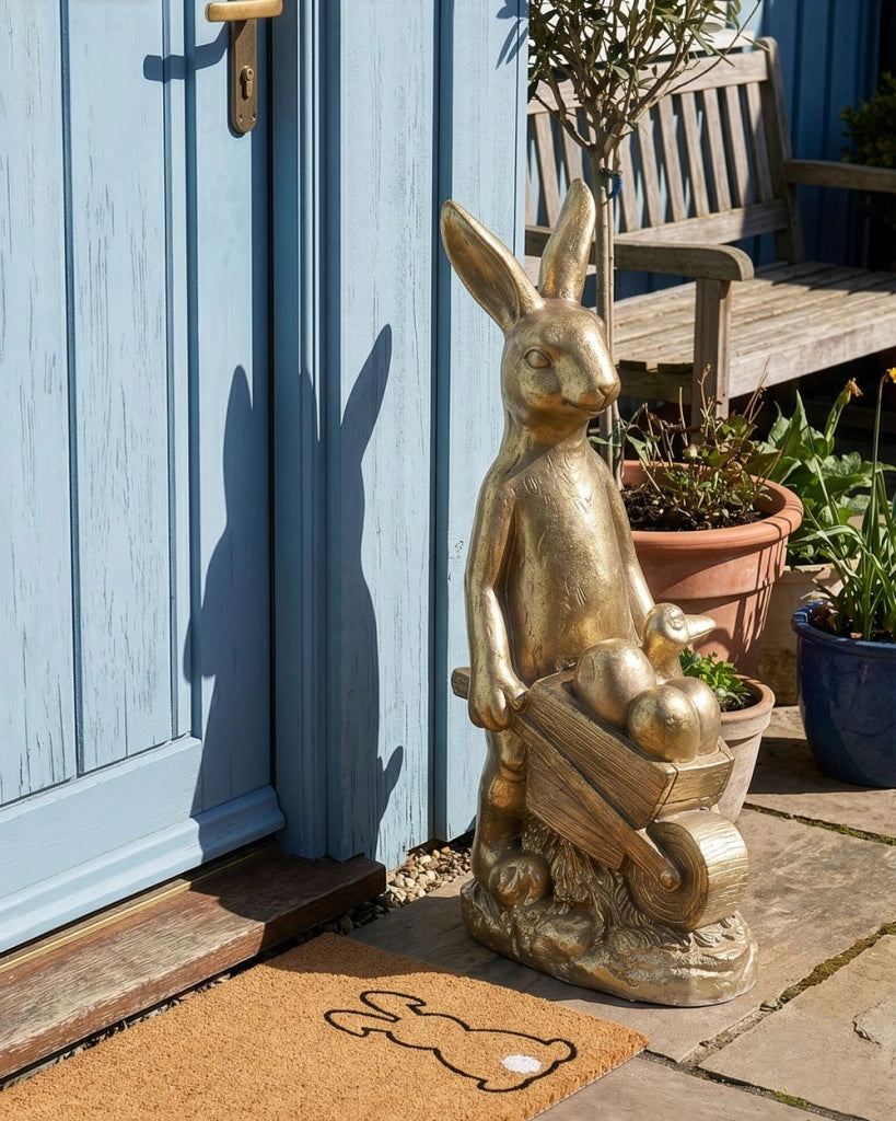 Statuetta da giardino in oro MgO 72 cm coniglio pasquale realizzata a mano decorazione per interni ed esterni con carriola tema primaverile