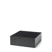 Tavolino Nanay Black Stone in pietra fossile nera e compensato marino - Struttura geometrica quadrata moderna 80x80x28 cm - Design di lusso