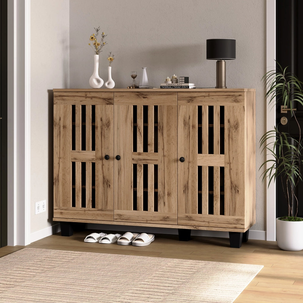 Credenza con 3 Ante a Listelli; 8 Vani e Piano d??Appoggio; Stile Naturale; in Pannelli di Particelle; 120??32??92 cm