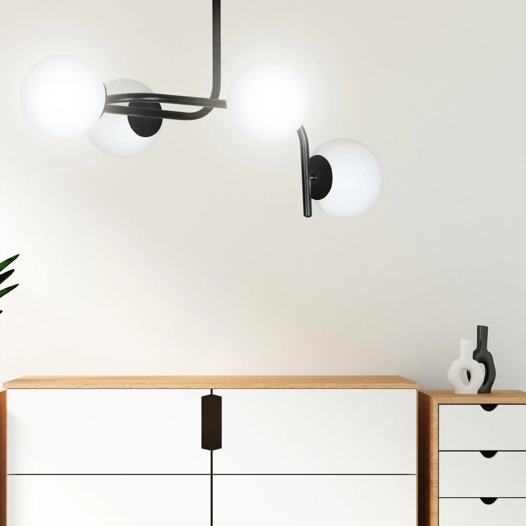 Lampadario 4 Luci Rama In Acciaio Nero A Bracci Curvi E Sfere In Vetro Opalino