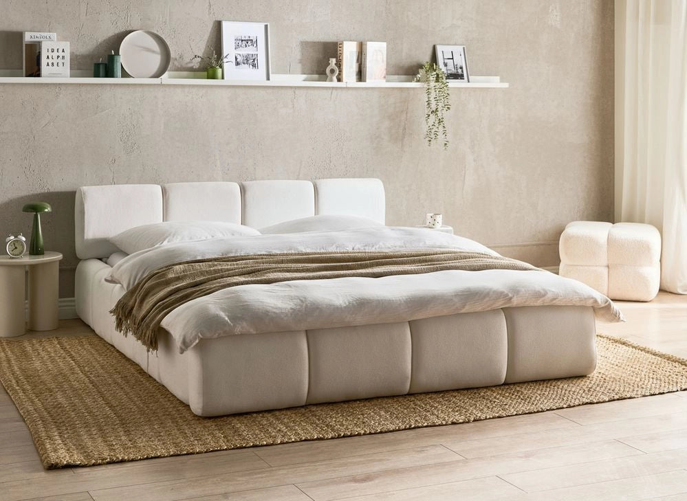 Letto minimalista in tessuto con testiera imbottita bianco sporco 160 x 200 cm stile scandinavo