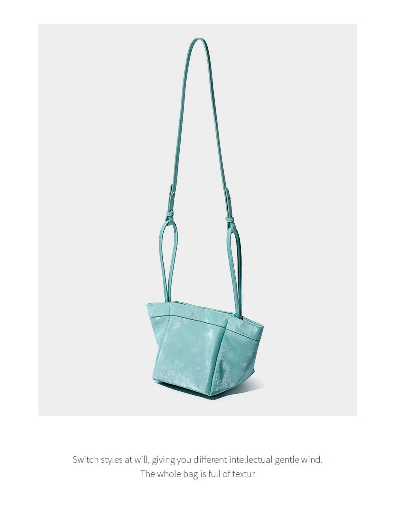 Borsa a tracolla da donna in vera pelle, colore verde.