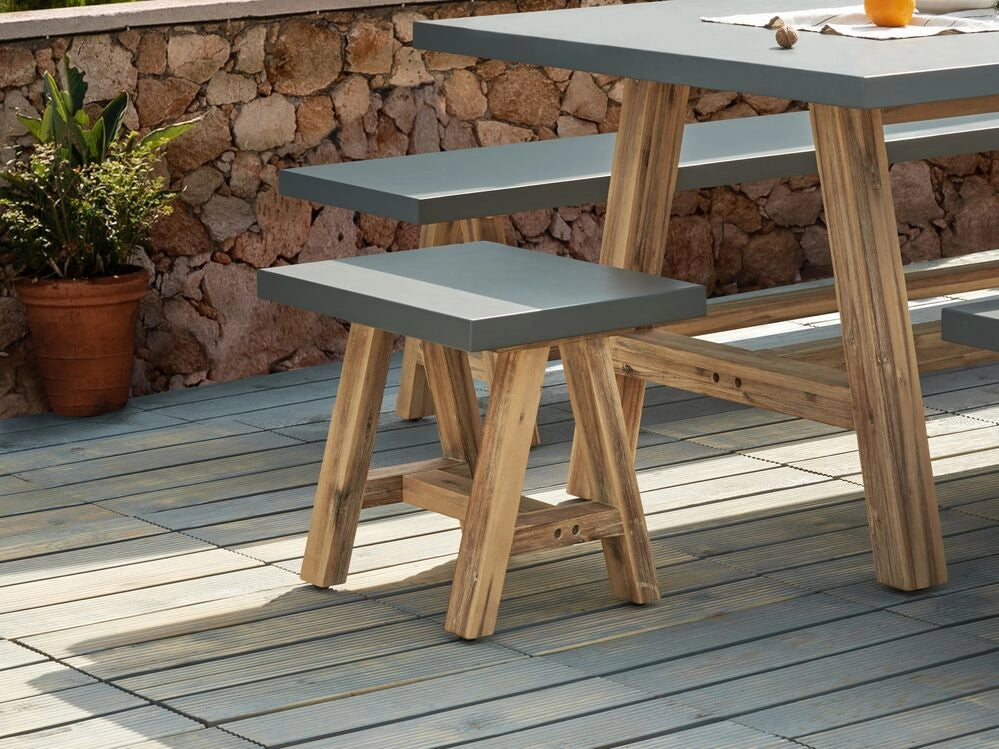 Sgabello da giardino per esterni in cemento con gambe in legno d'acacia grigio stile industriale