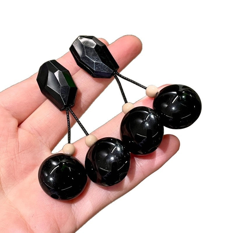 Orecchini neri geometrici con perline, in stile barocco vintage.