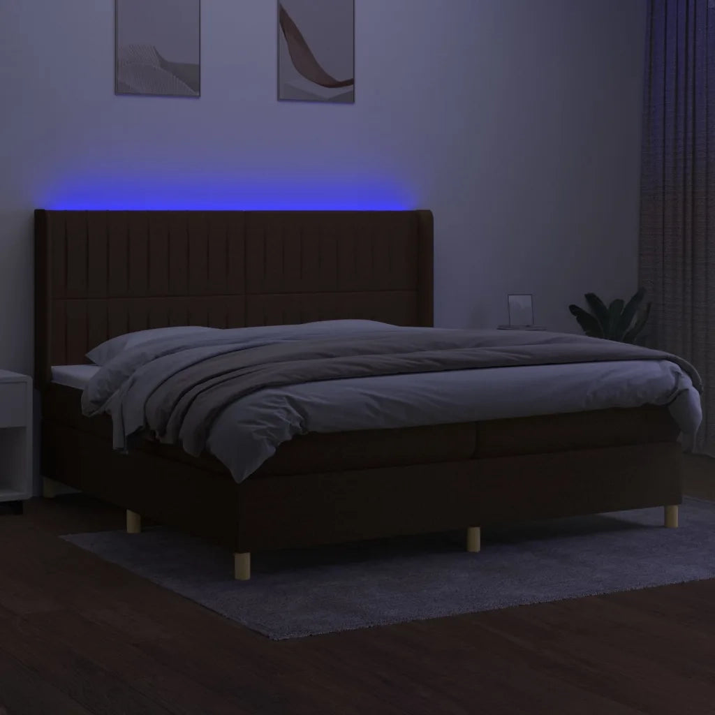 Letto a Molle Materasso e LED Marronescuro 200x200cm in Tessuto 3139064