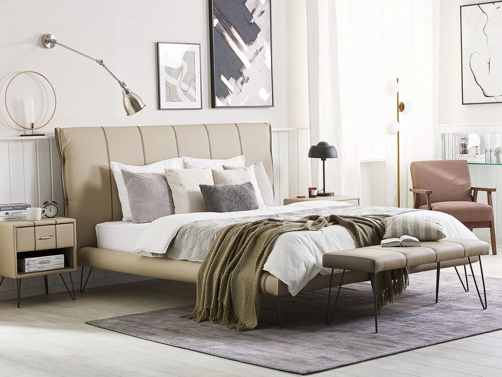 Letto 180 x 200 cm Gambe in metallo ecopelle beige con struttura imbottita