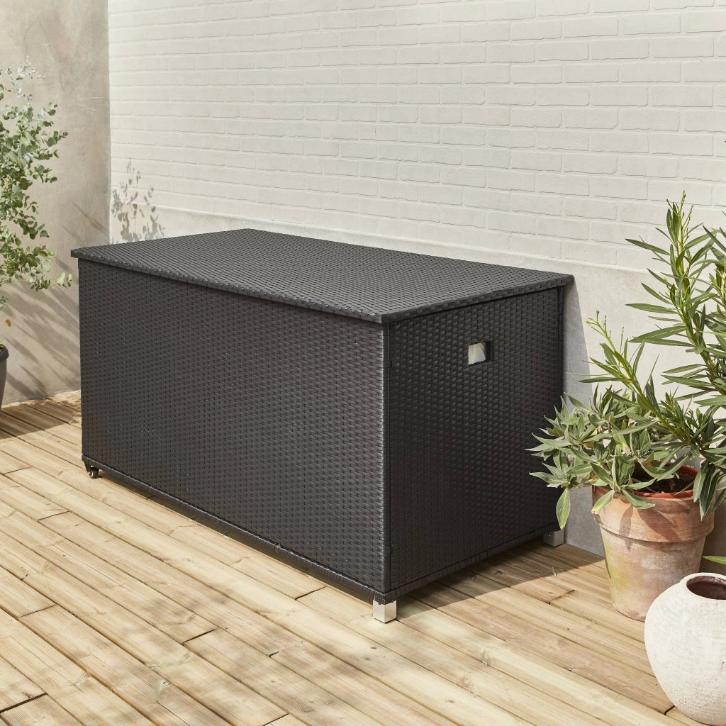 Baule da giardino in resina intrecciata con rotelle e fodera interna,
