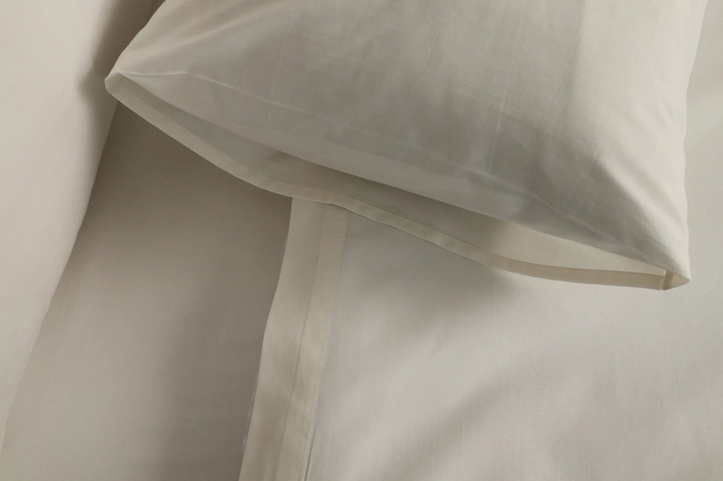 Sarisa, set Completo Letto Matrimoniale in Policotone, Bianco Panna