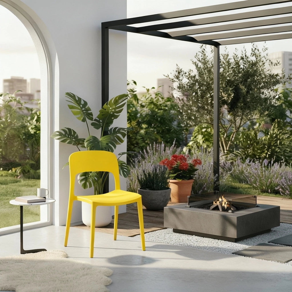 Set 4 Sedie Da Giardino In Polipropilene Impilabili Leggere E Resistenti Ideali Per Esterni Terrazze Giardini Bar Dehors Ristoranti 41 x 82,5 x 52 cm Giallo
